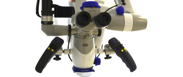 Microscopio operatorio dentistico a Milano